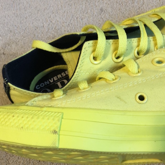 Converse x OPI Chuck Taylor All Star - size 6 - Picture 7 of 8